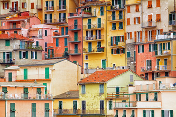 Fototapeta na wymiar Colourful apartment buildings in Cinque terre, Italy.