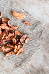 Dried apples