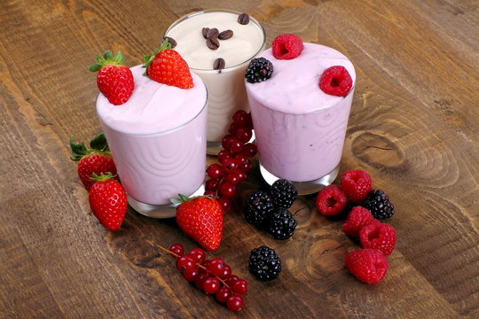Yogurt di frutta e yogurt di caffè