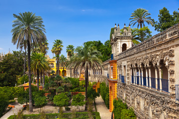 Fototapeta premium Prawdziwe ogrody Alcazar w Sewilli w Hiszpanii