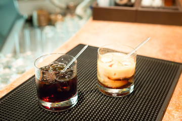 Black russian and white russian cocktails