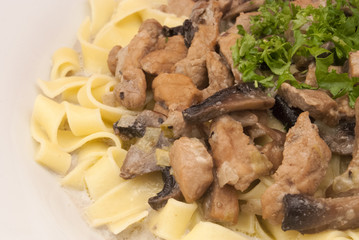 Geschnetzeltes in Bier-Rahm-Sauce mit Pasta