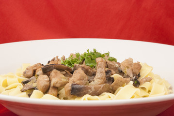 Geschnetzeltes in Bier-Rahm-Sauce mit Pasta