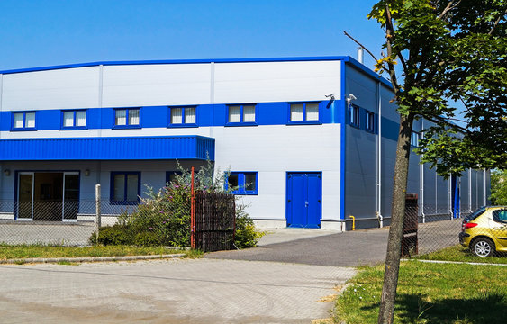 Warehouse building with offices