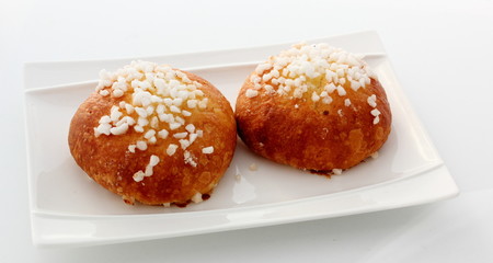 2 brioches