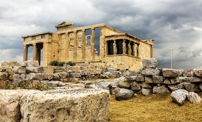 Obraz premium Ruins of the temple of Erechtheion in Athens, Greece