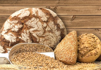 frisches Bauernbrot und Vollkornweckerl