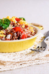 Brown rice with vegetables and eggs