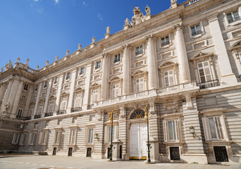 Fototapeta na wymiar royal palace of madrid