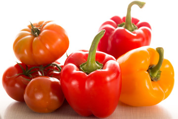 Paprika und Tomaten