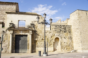 Fototapeta na wymiar Old facade in Córdoba, spain
