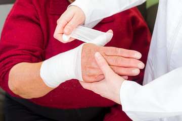 Thumb bandaging