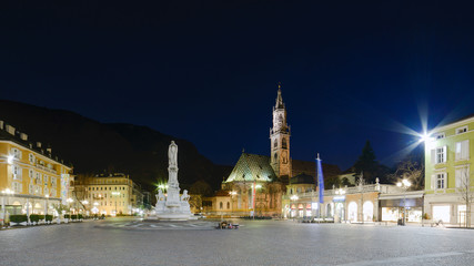 Bolzano - Piazza Walther Von Der Vogelweide - obrazy, fototapety, plakaty