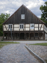 Garz-Vorlaubenhaus-Dorfstrasse