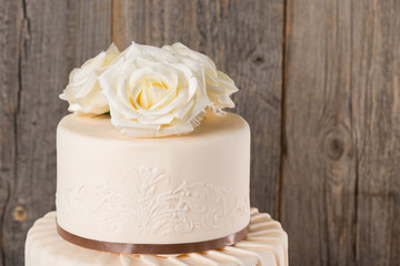 Mehrstöckige Hochzeitstorte