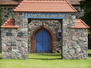Kraenzlin-Kirche-Torbogen