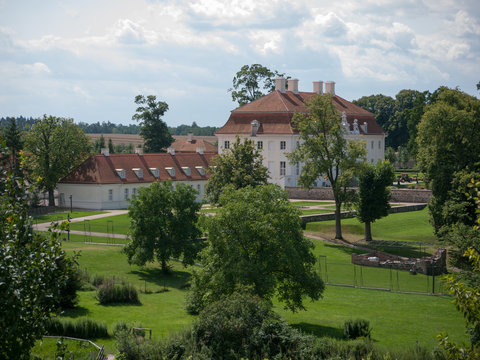 Meseberg-Schloss-Heidestrasse-11