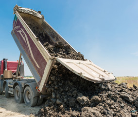 Camion di terra