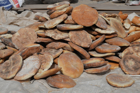 pane arabo in mercato marocchino