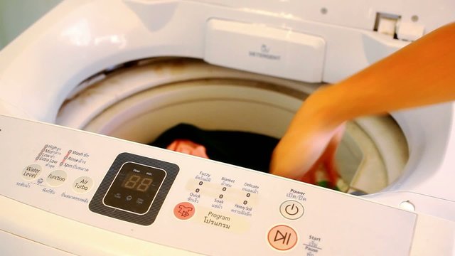 washing process in the Washing machine paid with coin operated