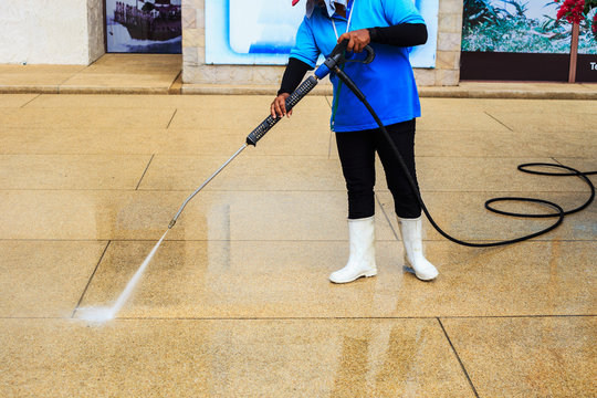 Floor Cleaning With High Pressure Water Jet