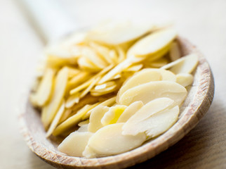 sliced almonds