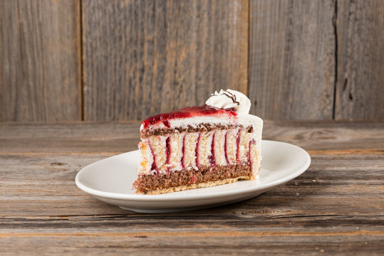 Preiselbeer-Sahne Torte
