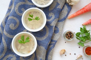 Jellied minced chicken and its ingredients
