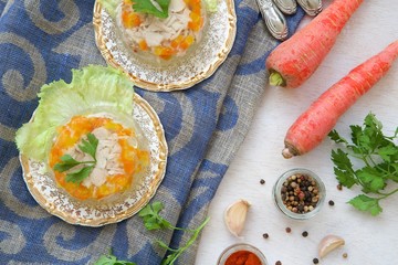 Jellied minced chicken and its ingredients