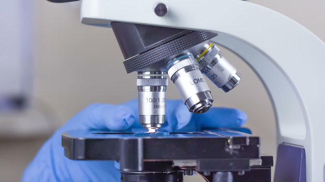 Labaratory microscope