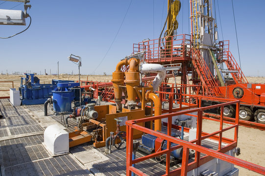 Drilling rig equipment