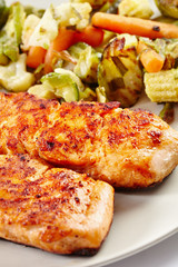 Grilled salmon with vegetables