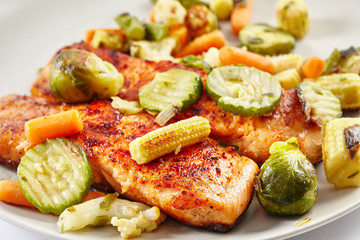 Grilled salmon with vegetables