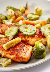 Grilled salmon with vegetables