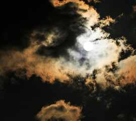 Obraz premium Moon and cloud on the dark sky