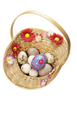 Fototapeta na wymiar Easter decoration - wicker basket