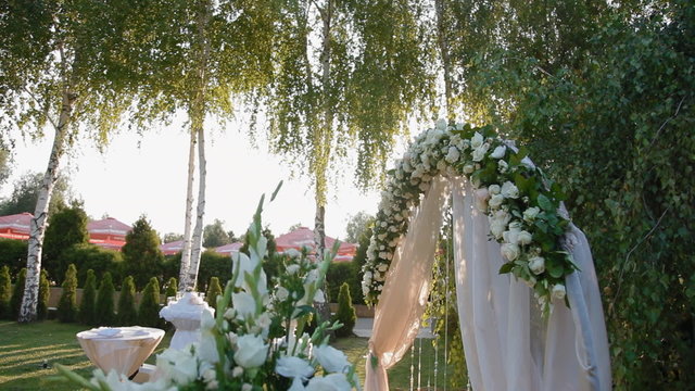 Wedding decoration of natural flowers