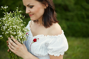 Obraz premium Beauty romantic woman outdoors