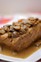 Arrosto di maiale con crema di funghi