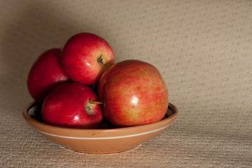 Fototapeta na wymiar fruit on a plate