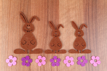 Osterhase Holzbrett Blumen