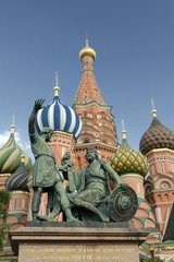 Fototapeta na wymiar Monument to Minin and Pozharsky on Red Square