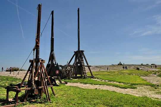 Les Baux, catapulta