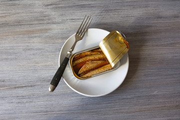 canned mackerel in brine