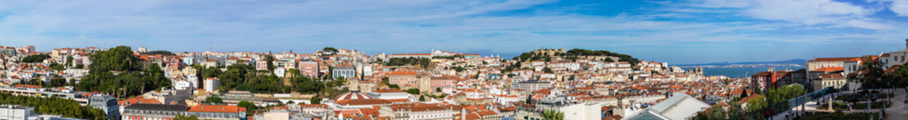 Fototapeta na wymiar Lisbon Skyline