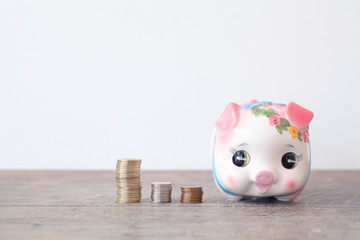 小銭と貯金箱