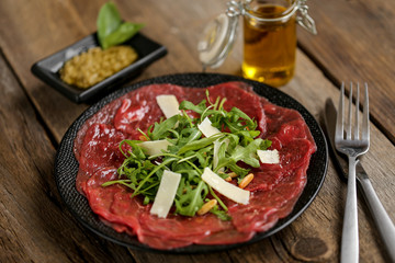 carpaccio  de boeuf parmesan & roquette 7
