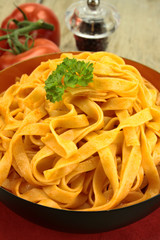 tagliatelles à la tomate