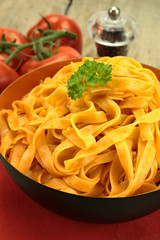 tagliatelles à la tomate