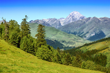 Fototapeta premium Beautiful mountain landscape in Pyrenees